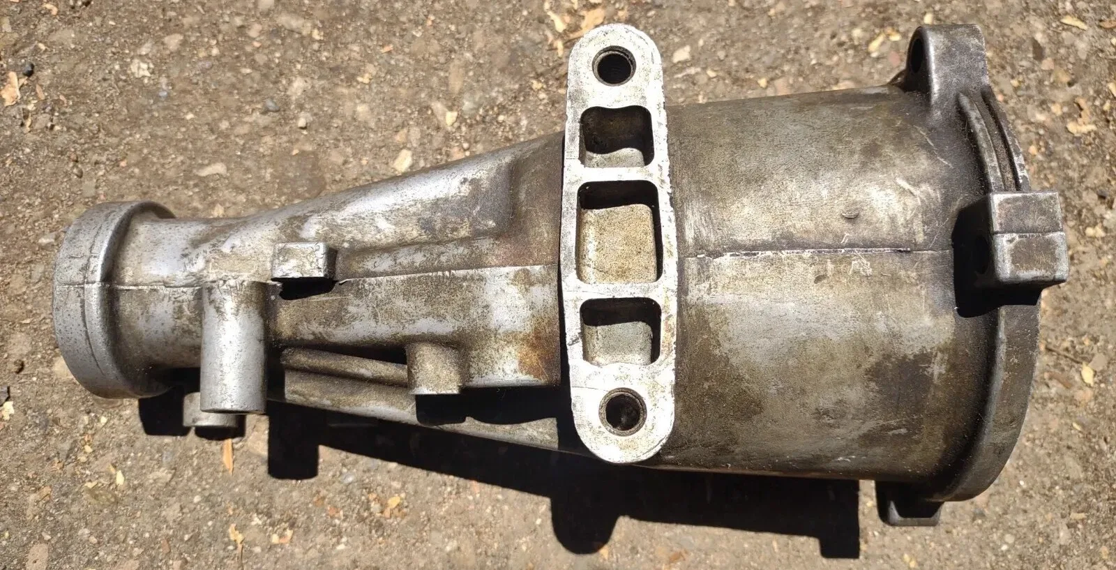 1962 Chevrolet Chevy Corvette Powerglide Tail Housing 3795357 image 3