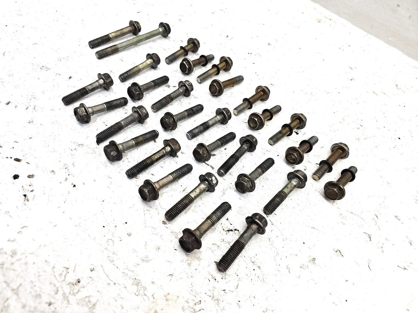 01-05 Sierra 2500 Hd Allison 1000 Bell Housing To Transmission Bolts Case Bolts image 3