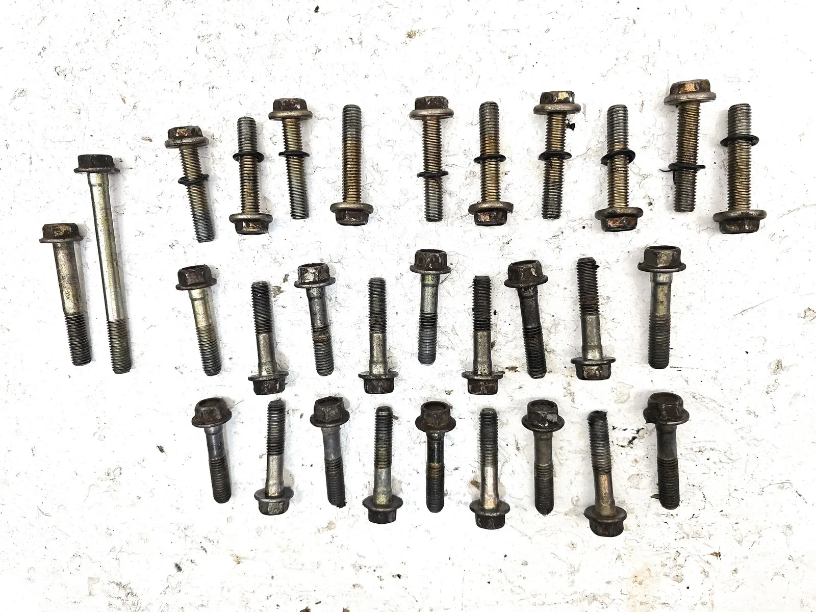 01-05 Sierra 2500 Hd Allison 1000 Bell Housing To Transmission Bolts Case Bolts image 4