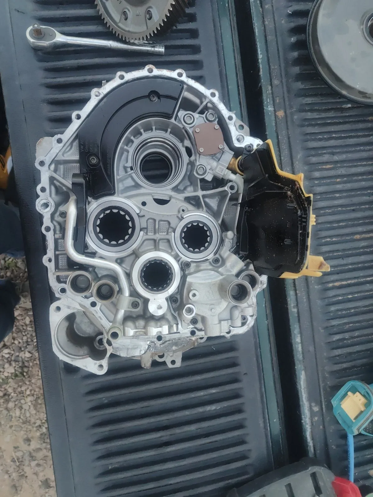 2021  VOLKSWAGEN GLI AUTO TRANSMISSION BELL HOUSING image 2