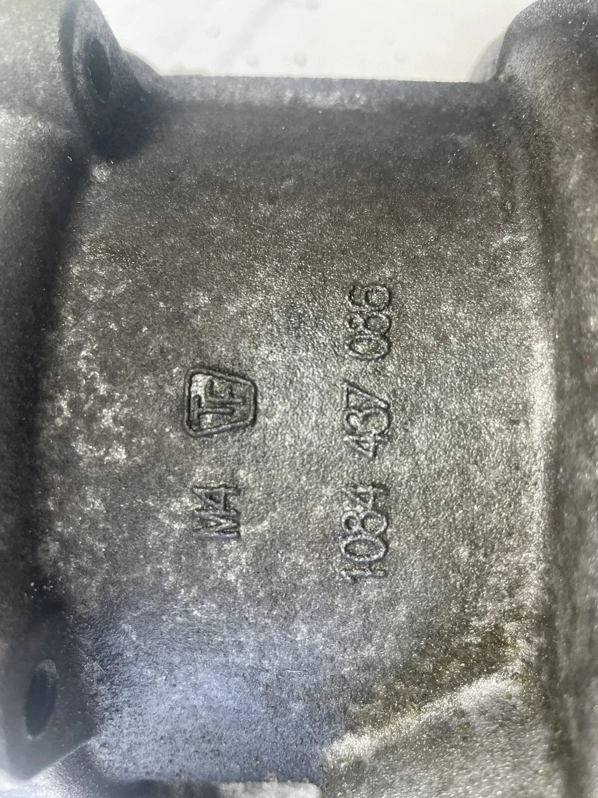 2008 AUDI A6 3.0T TRANSMISSION TRANSFER CASE ADAPTER HOUSING image 3