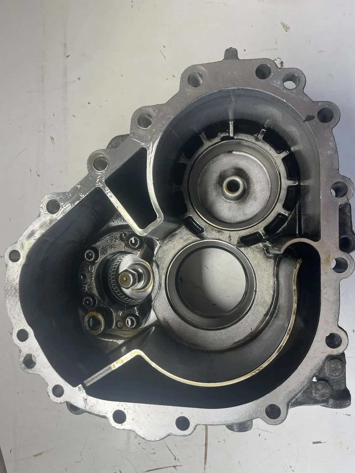 2008 AUDI A6 3.0T TRANSMISSION TRANSFER CASE ADAPTER HOUSING