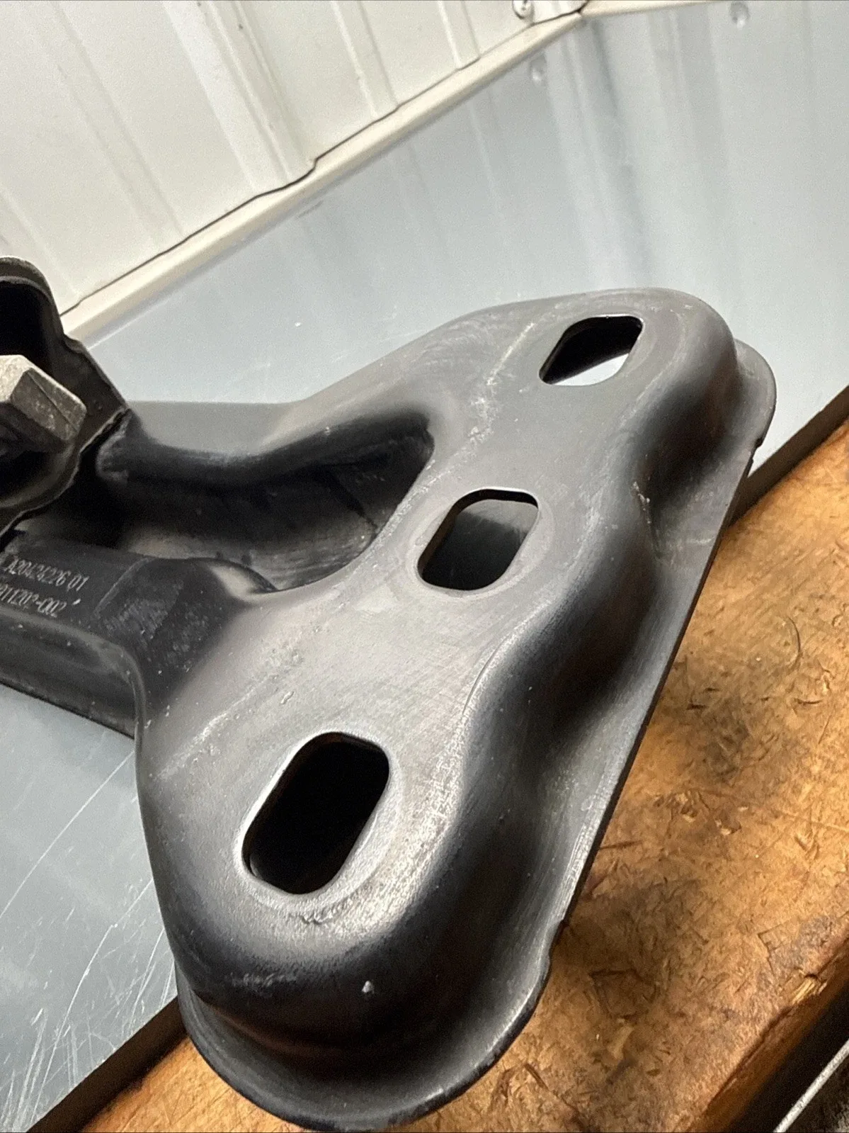 2008-2014 Mercedes C250 C300 722.9 Transmission Lower Support Mount Bracket image 4