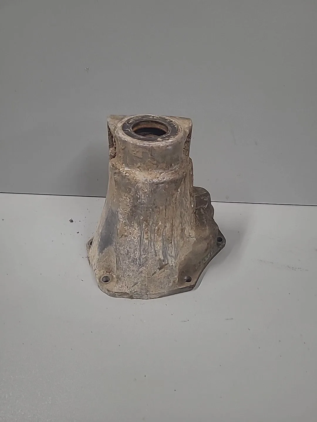 1972-90 MOPAR 727 TORQUEFLITE AUTO TRANS SHORT TAILHOUSING 3515246-1 DODGE 2WD