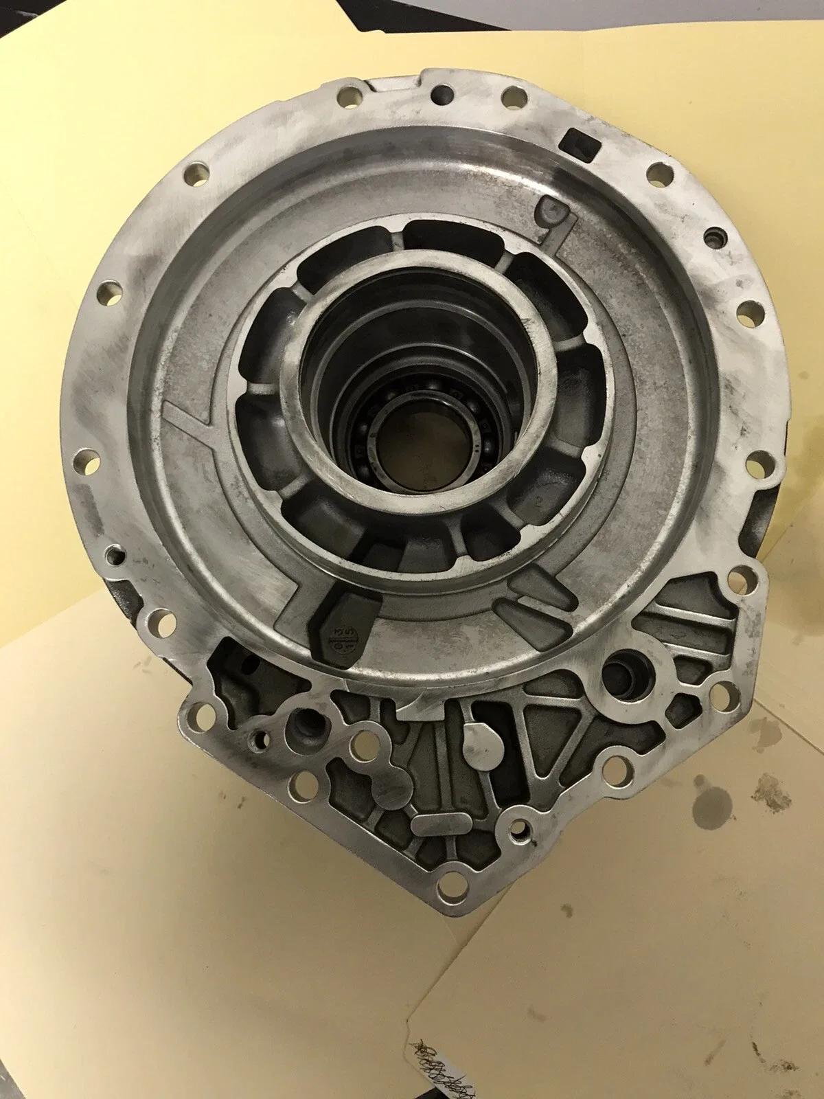Allison 1000 2000 2400 GM Trans Ex Housing 29536309 2WD W/ Sensor hole image 3