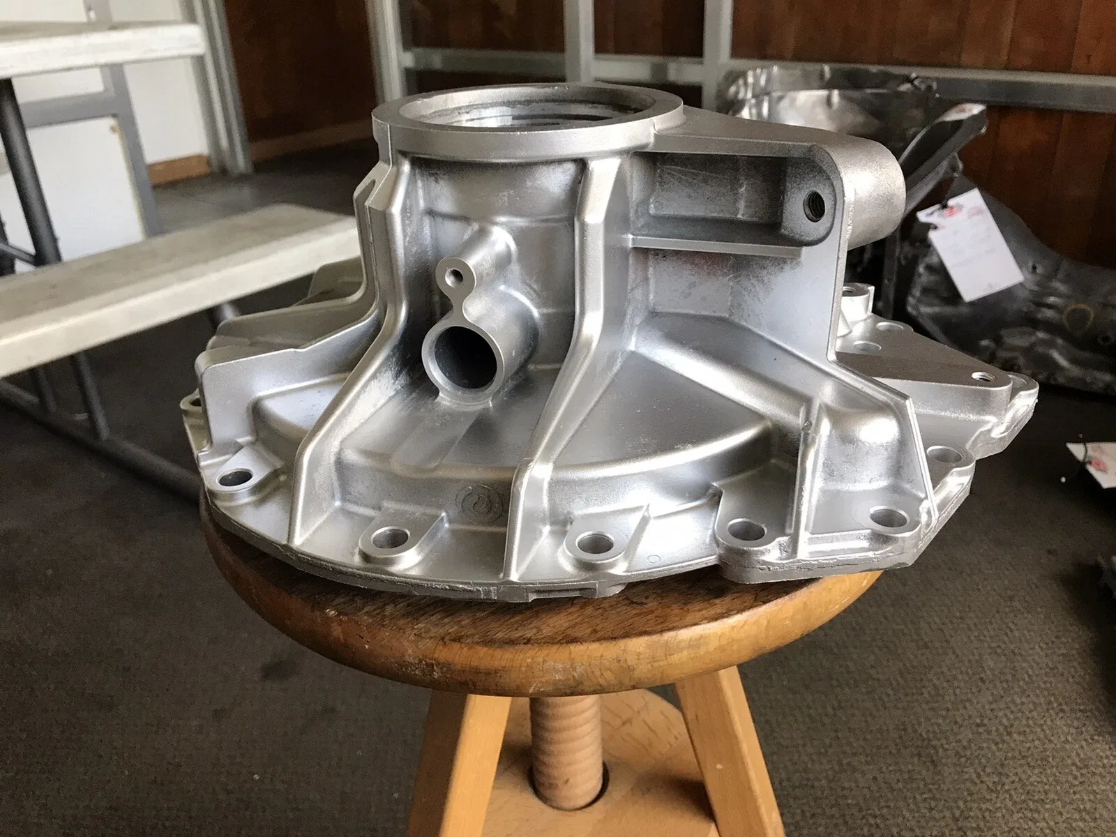 Allison 1000 2000 2400 GM Trans Ex Housing 29536309 2WD W/ Sensor hole