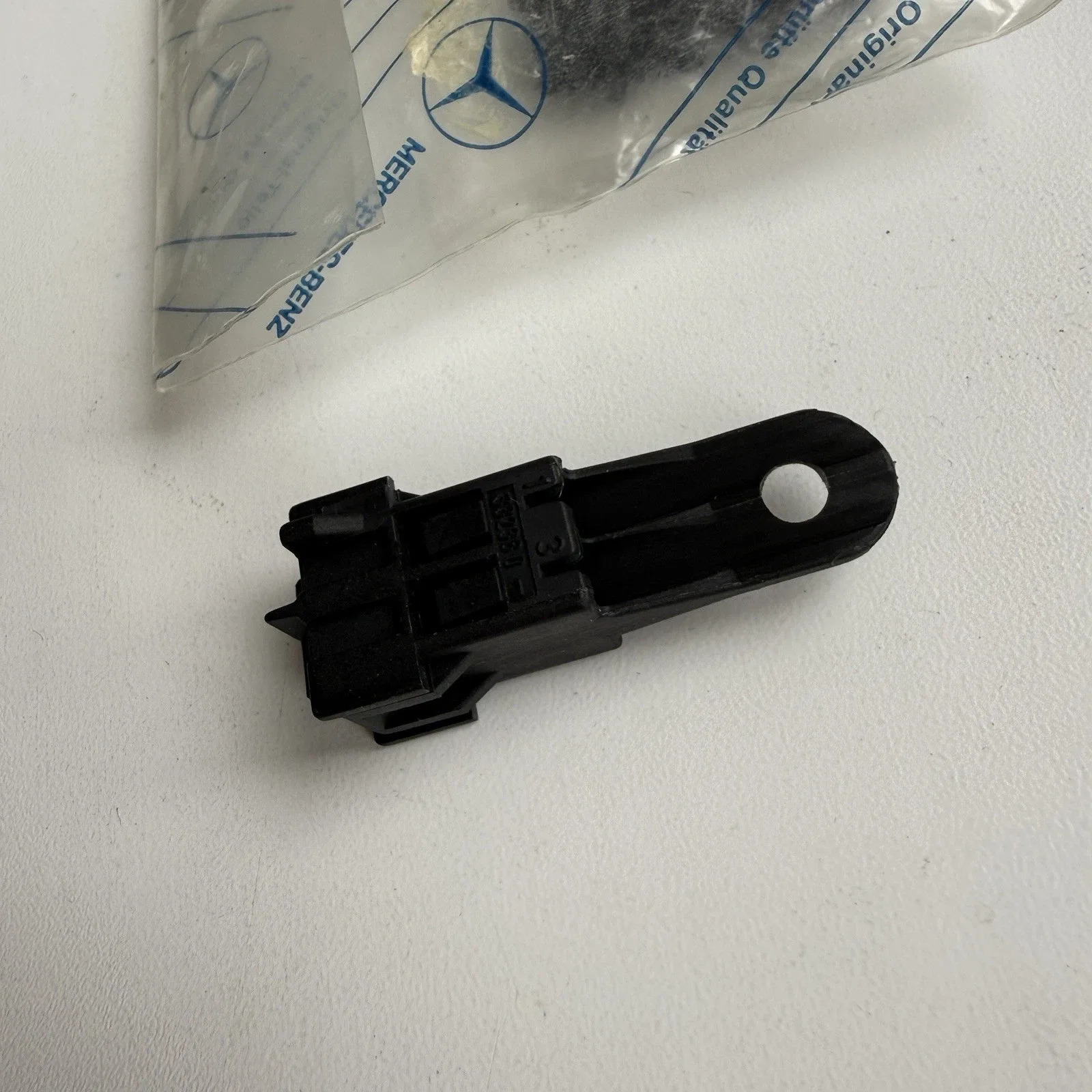 NOS A0025456326 GENUINE pin bushing housing kick-down switch image 3