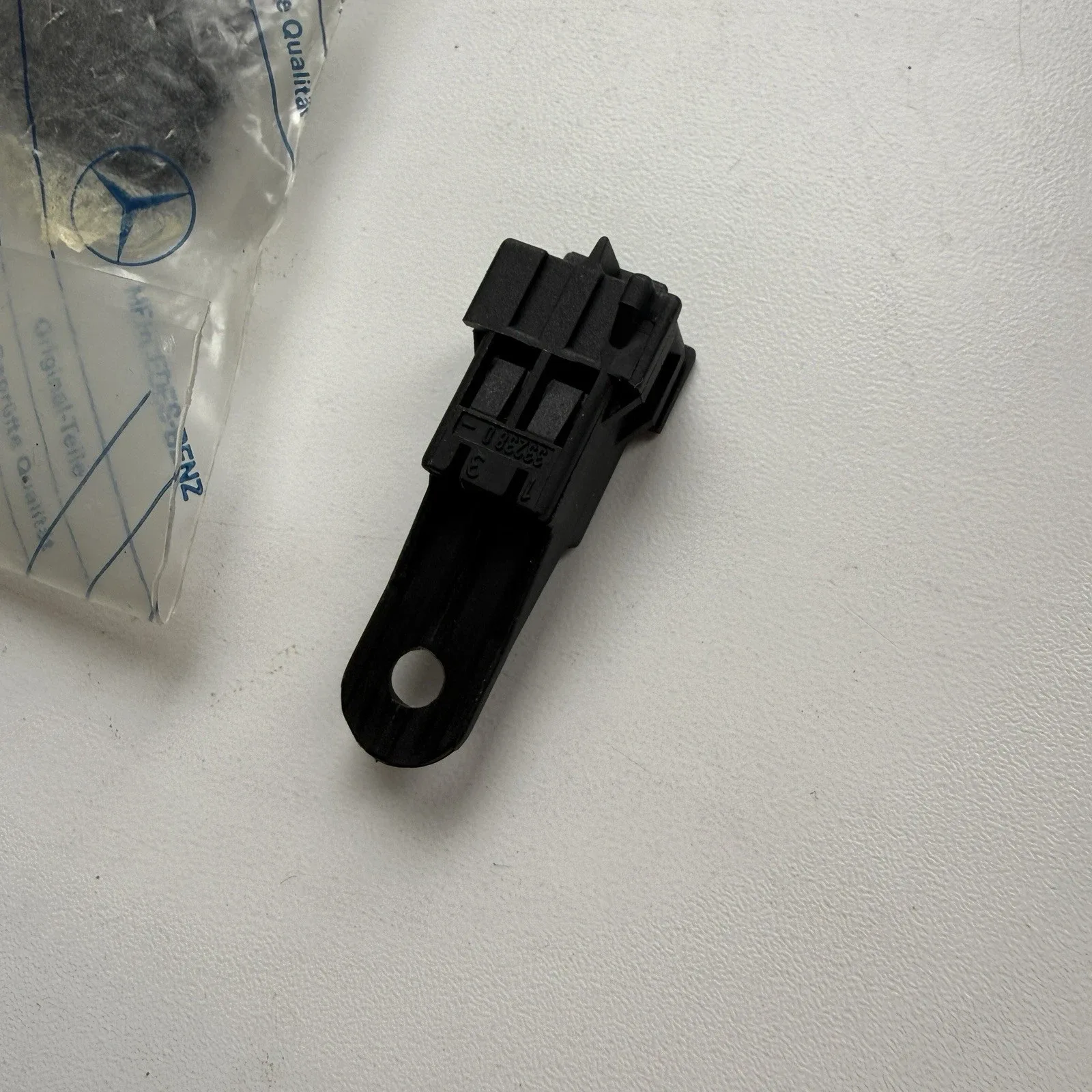 NOS A0025456326 GENUINE pin bushing housing kick-down switch