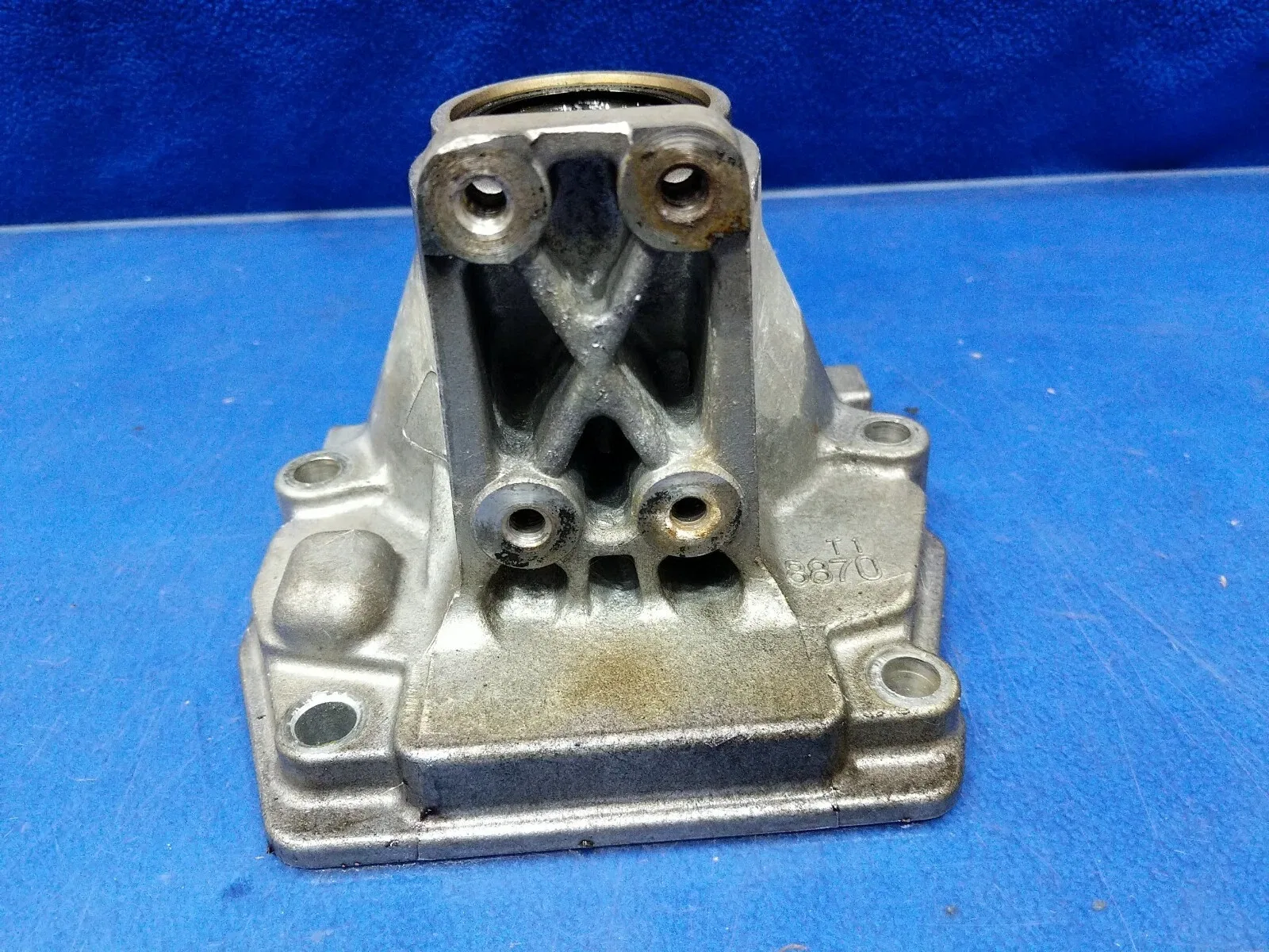 2grfse LEXUS IS350 OEM a760e transmission automatic extension housing image 2