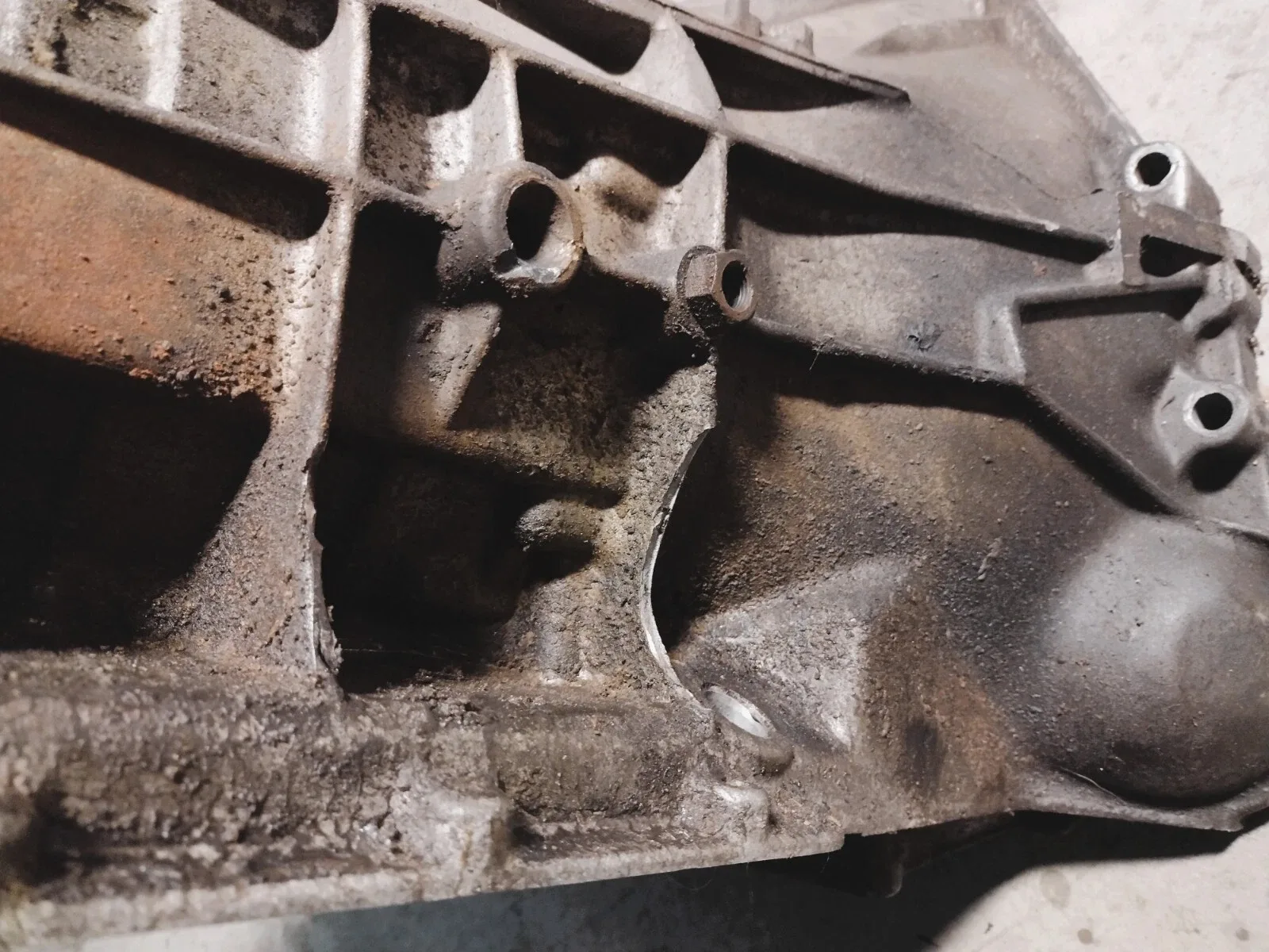 Ford E4OD 7.3L Diesel Case Housing F7UP-AA Cosmetic damage (chipped) See Pics image 2