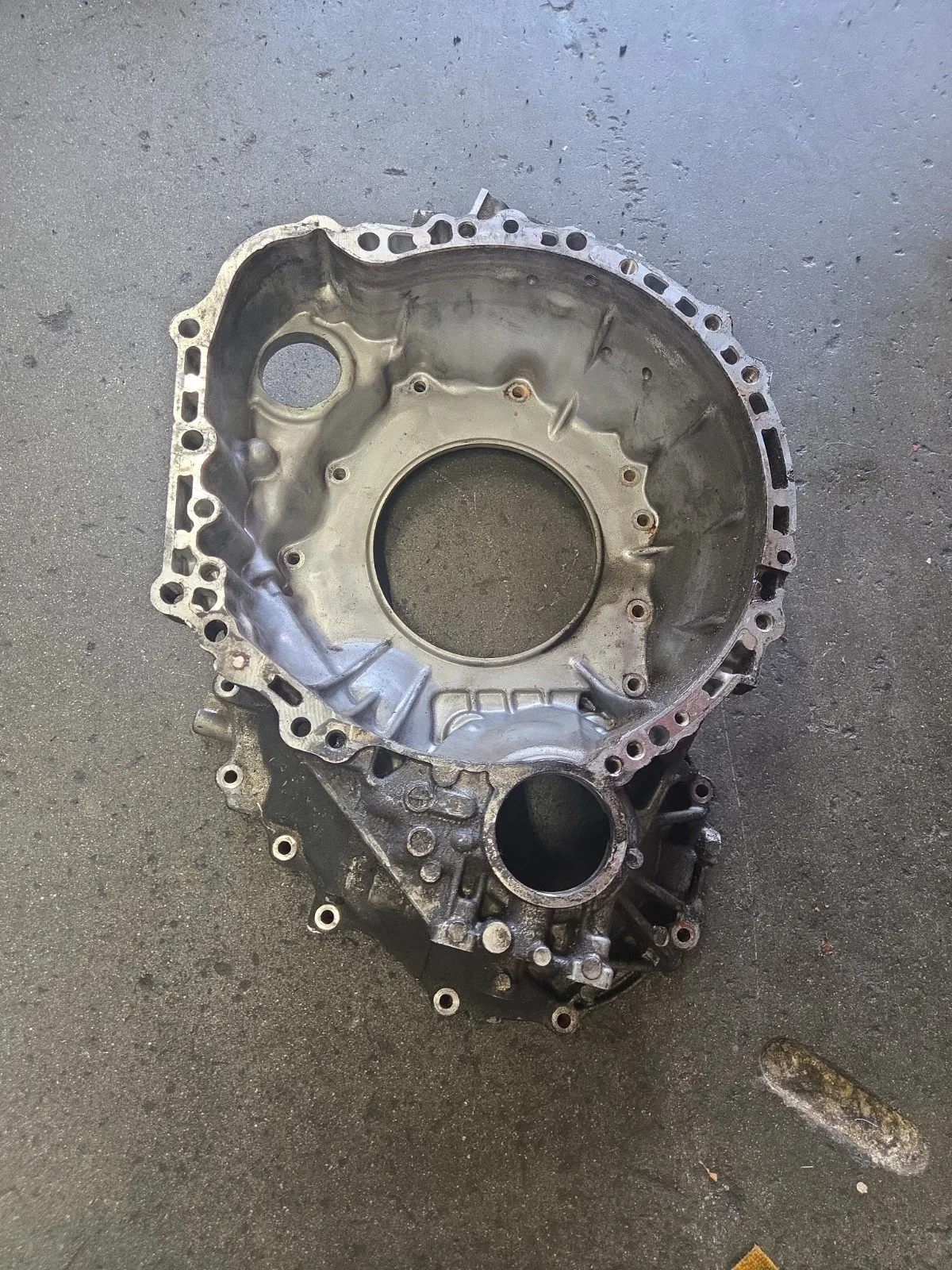 Used Toyota U152E Transmission Bell Housing Side image 2