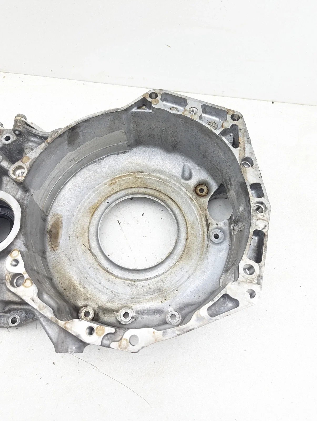 2019-2022 Volkswagen Atlas  FWD Transmission Bell Housing OEM image 3
