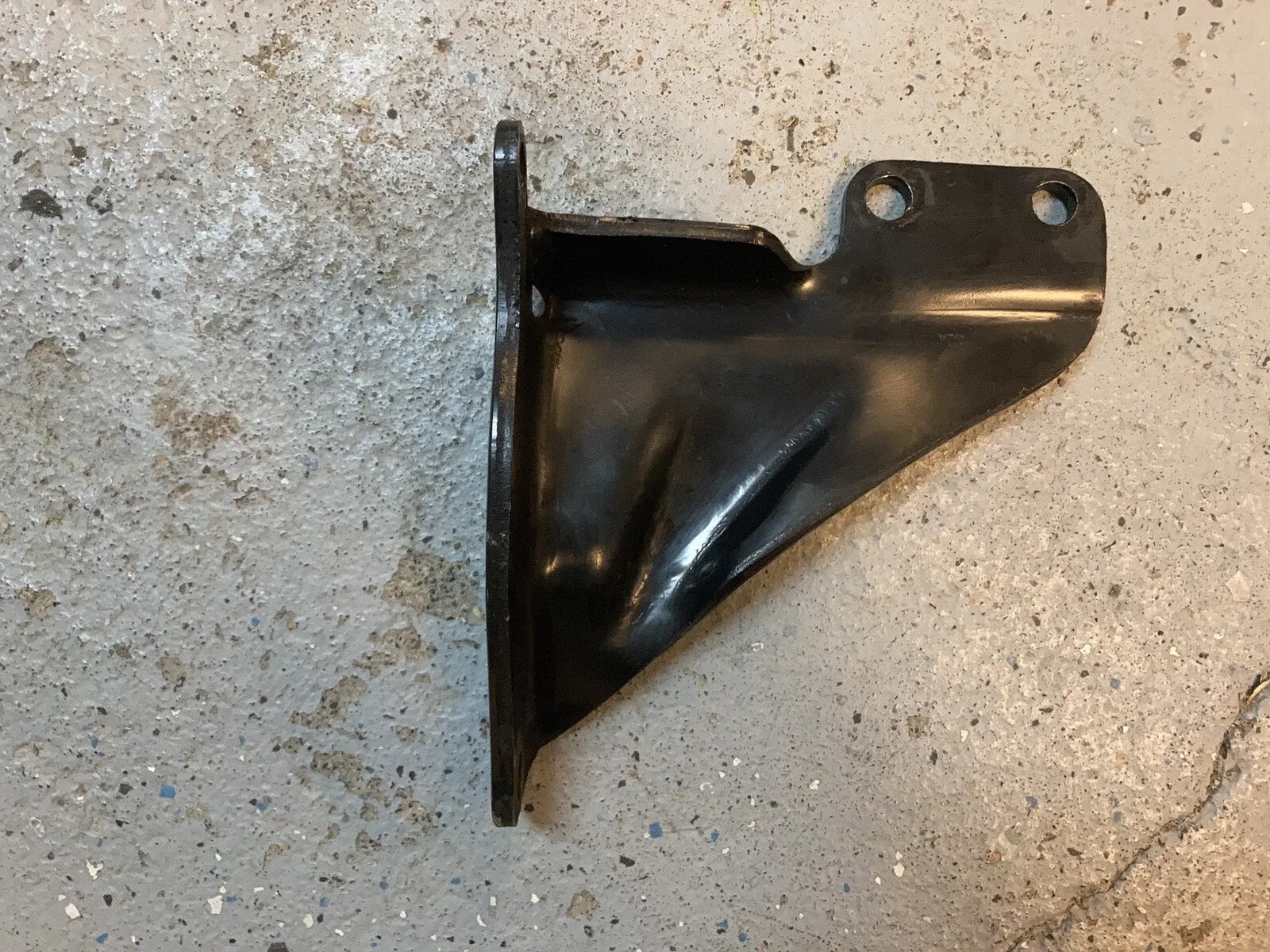 NISSAN Maxima 91 92 93 94 VG30E Vg30 TRANSMISSION SUPPORT BRACKET BELL housing