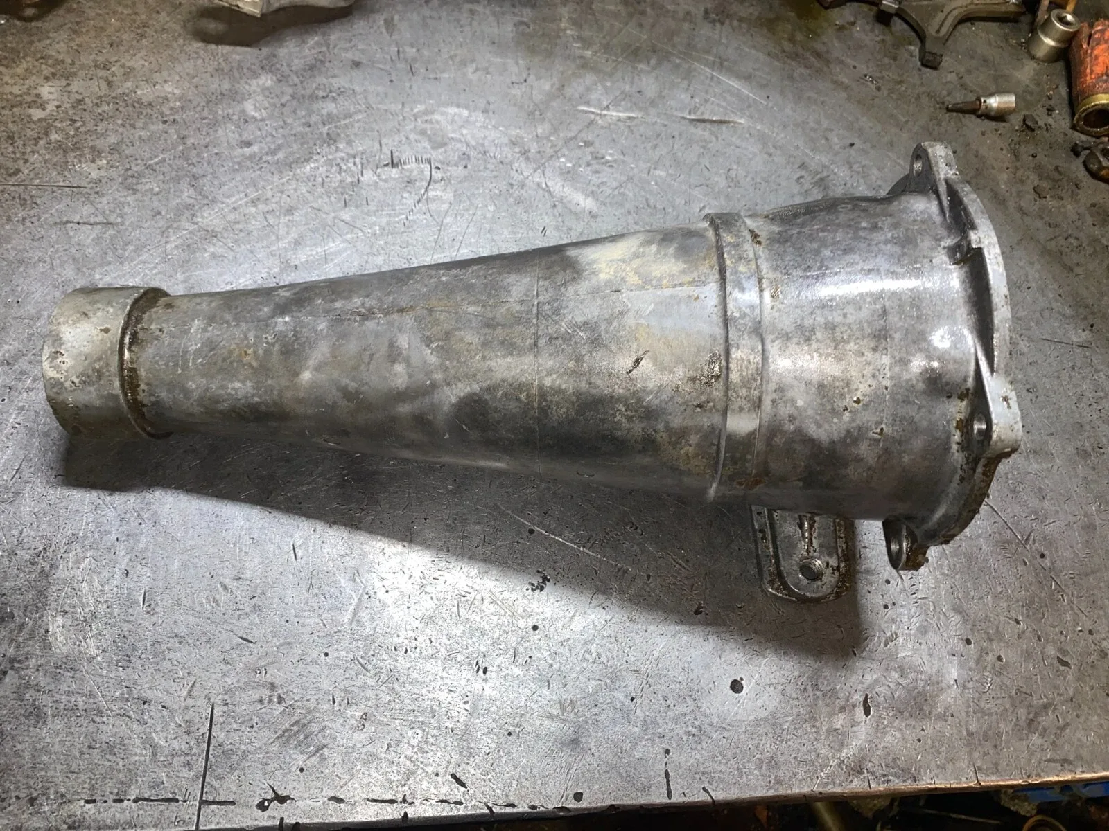 Ford C6 transmission 16-/8 tail housing C5AP image 4
