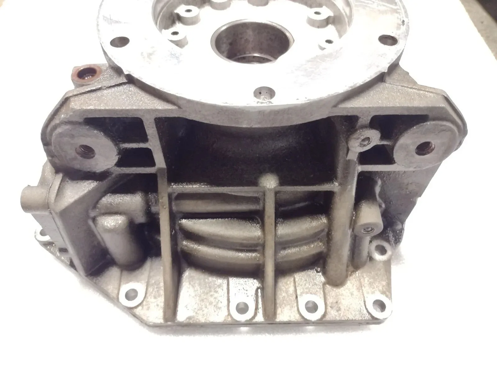 2ML70 6.0L Hybrid Transmission Rear Case Housing 4X4 4WD Cast 29544366 image 3