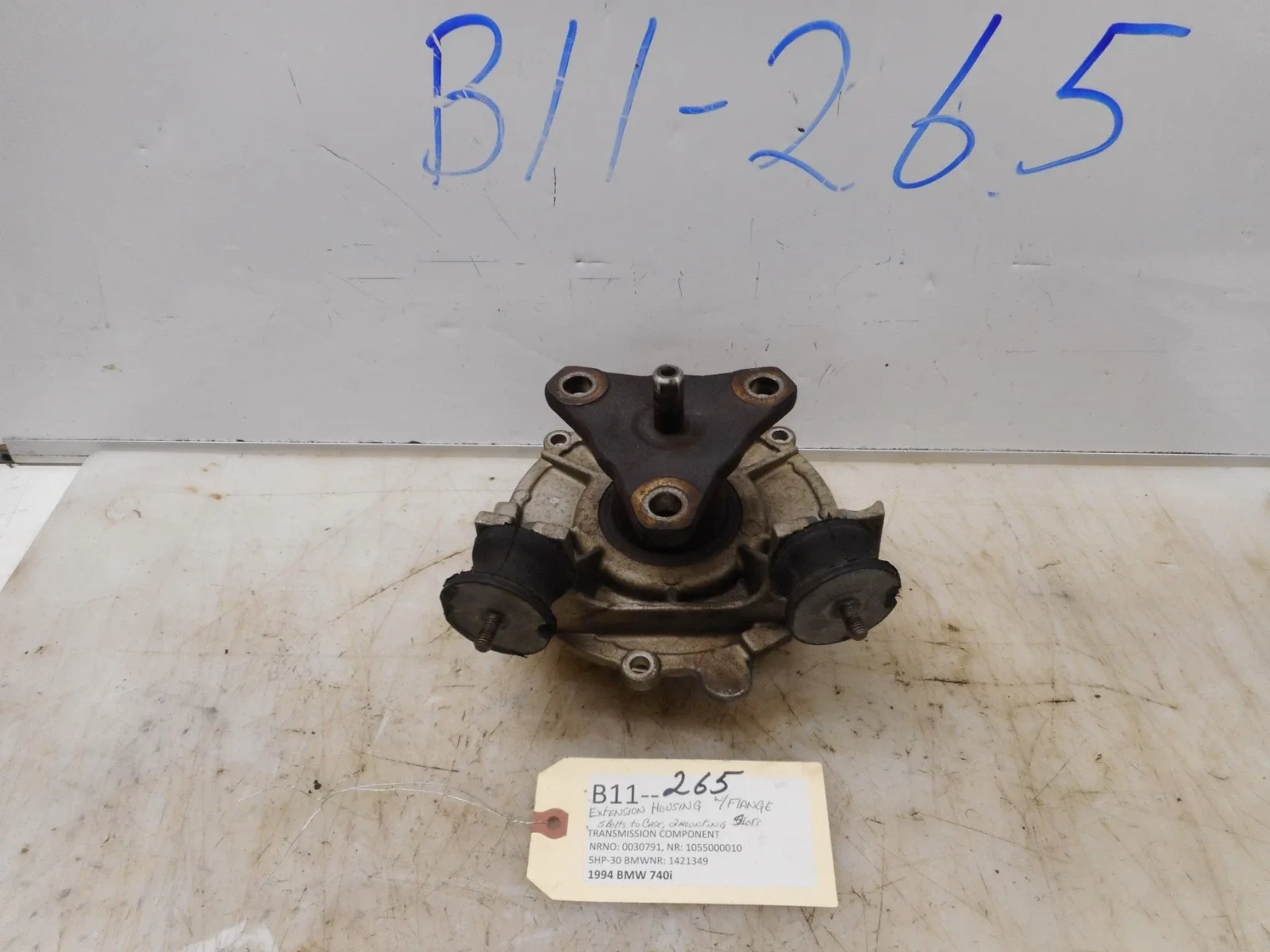 1994 BMW 740I EXTENSION HOUSING W/ FLANGE 5 BOLTS TO CASE, 2 MOUNTING SLOTS image 2