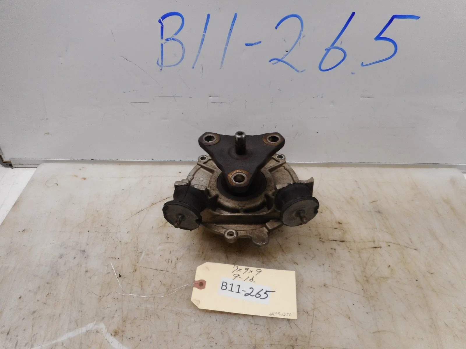 1994 BMW 740I EXTENSION HOUSING W/ FLANGE 5 BOLTS TO CASE, 2 MOUNTING SLOTS image 3