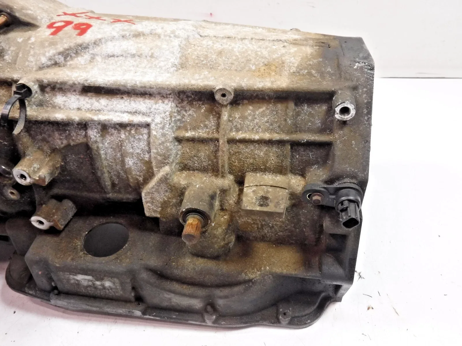 Jeep Grand Cherokee WJ 1999 45RFE Automatic Transmission Housing image 2