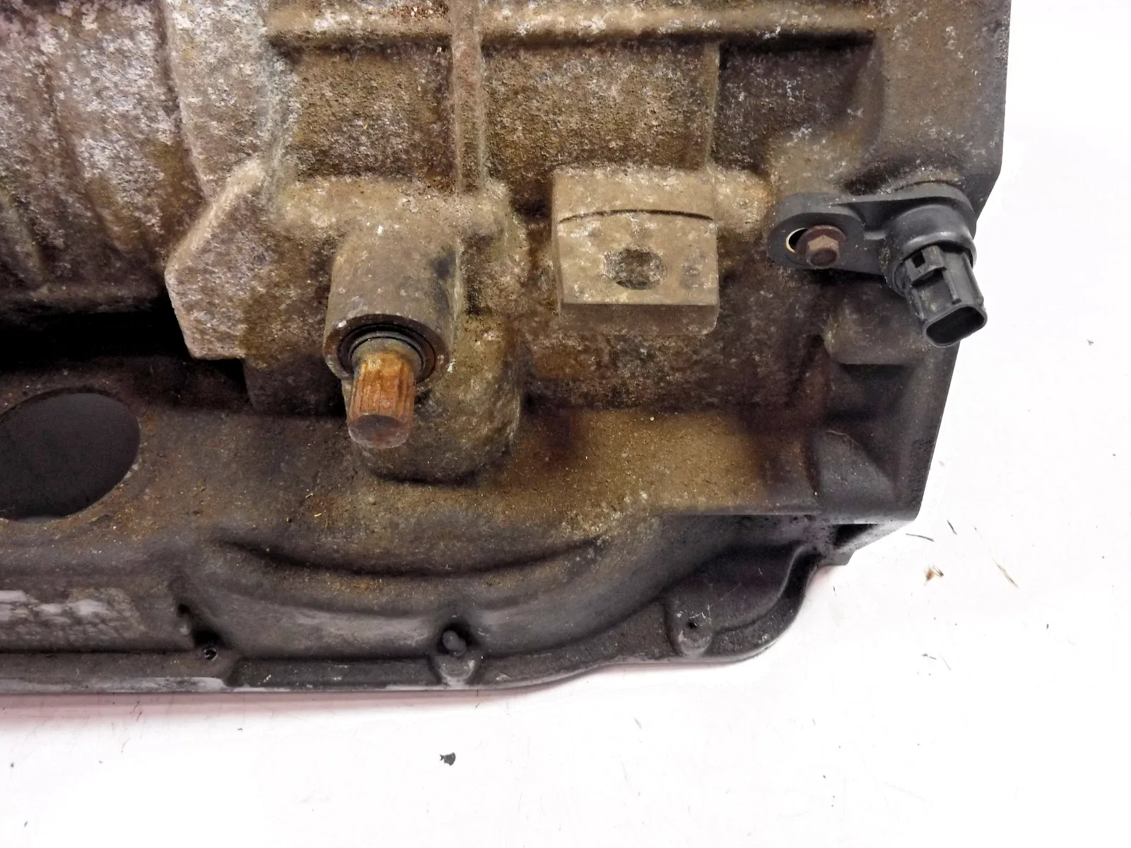 Jeep Grand Cherokee WJ 1999 45RFE Automatic Transmission Housing image 3