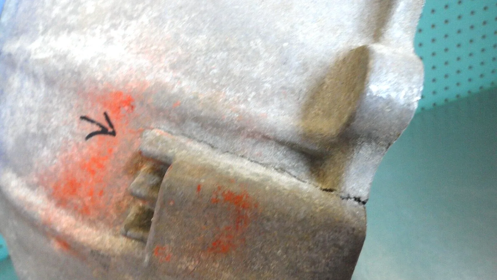 Ford Automatic Transmission Bell Housing RF D3BP-7976-A Cracked Blem image 3