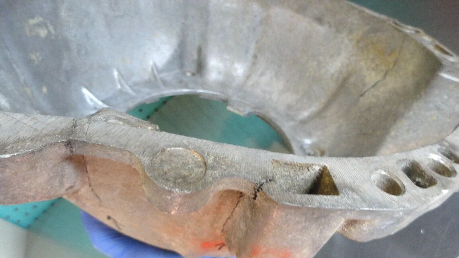 Ford Automatic Transmission Bell Housing RF D3BP-7976-A Cracked Blem image 4