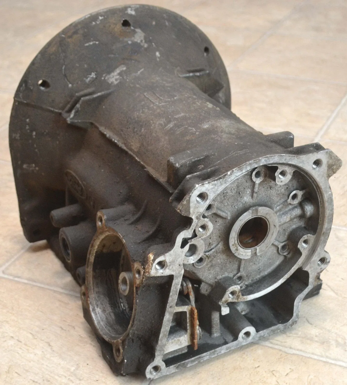 1975 Ford C4 Automatic Transmission Main Case Empty Housing, D5OP-7006-AA image 2