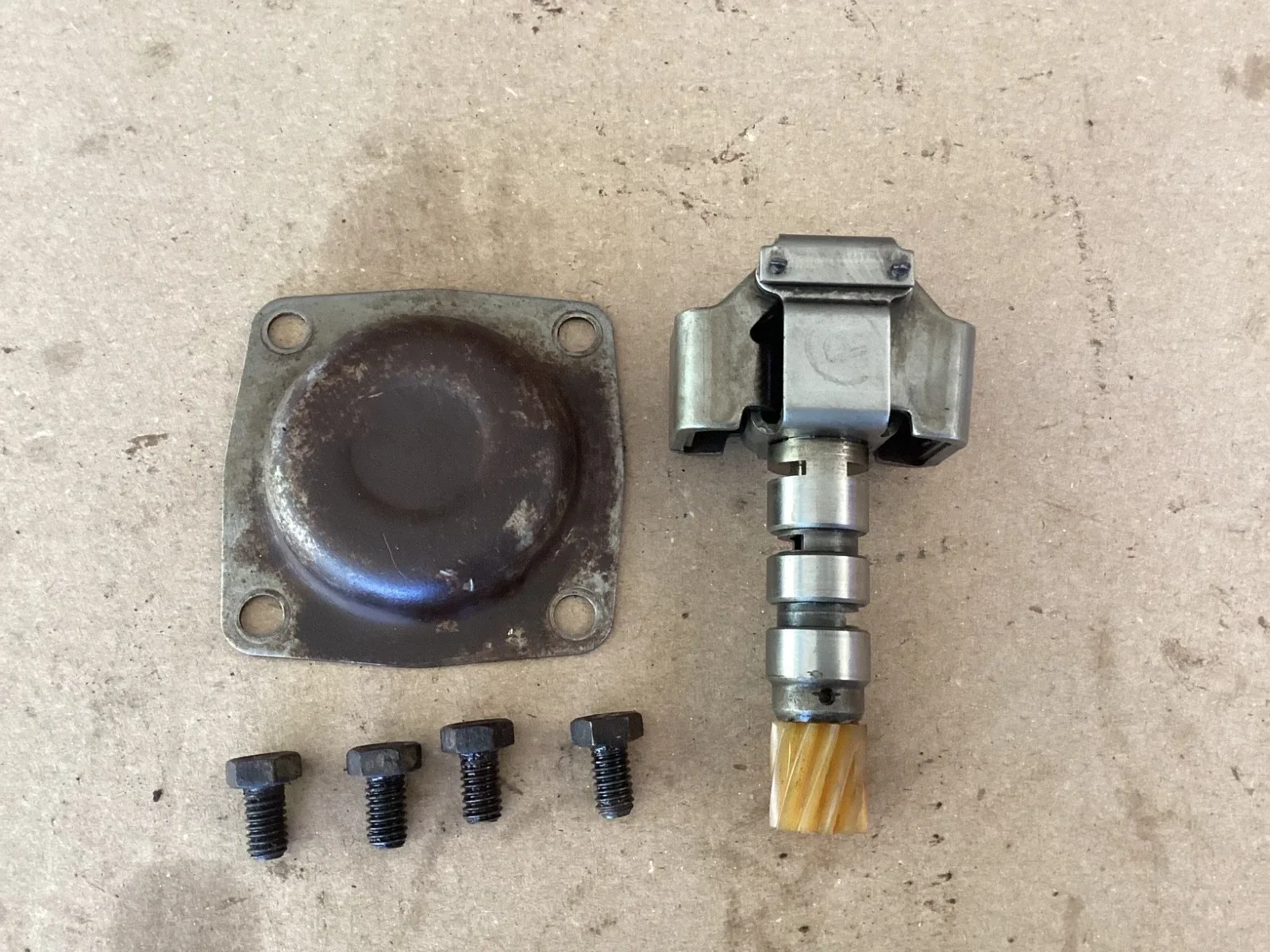 1960s super turbine 400 automatic transmission, speedometer housing and gear