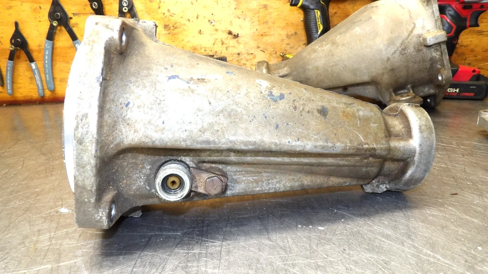Chevy - 350 Turbo Automatic Trans  " Tail Shaft Housing   "  Very Good    30