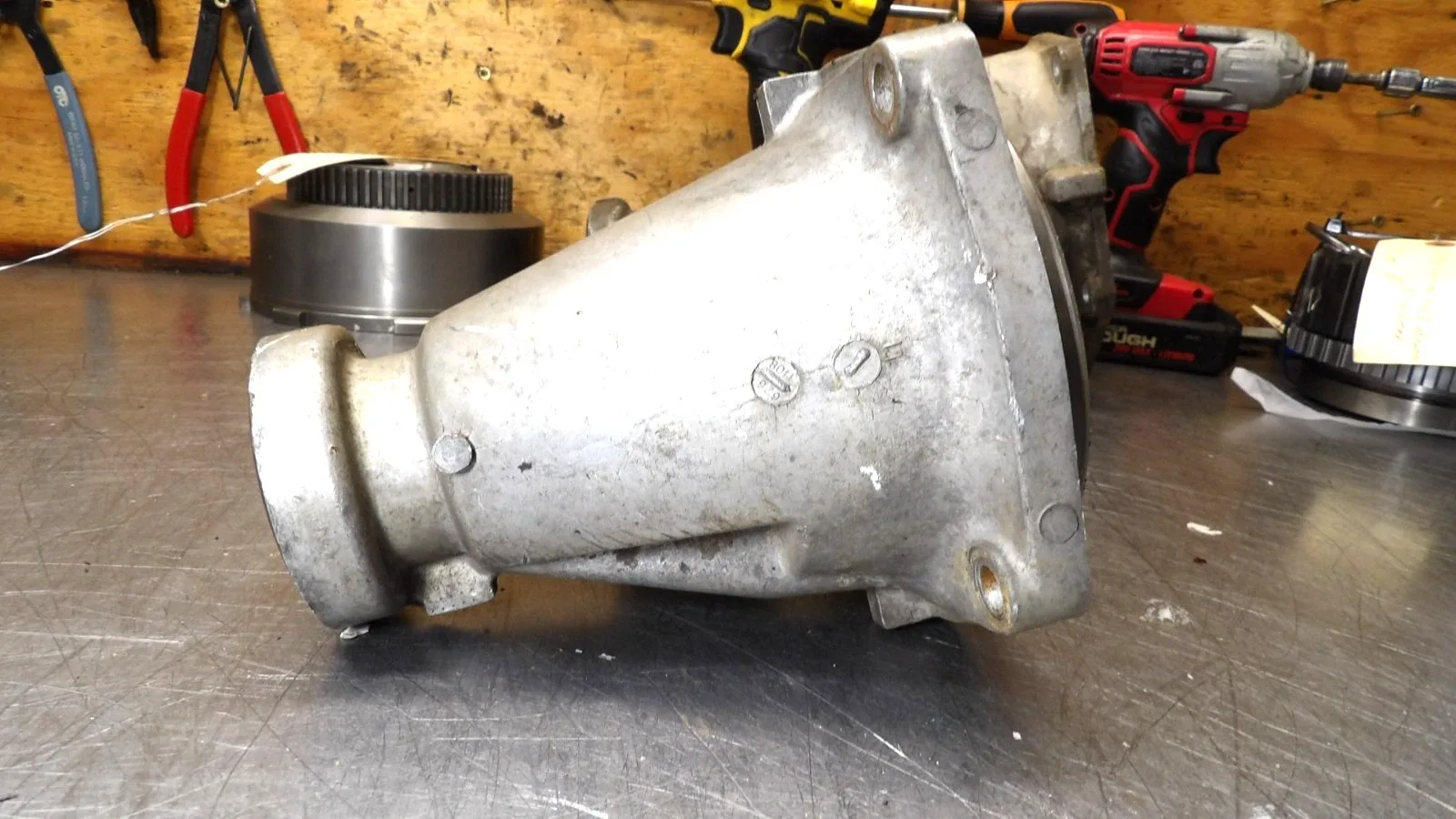 Chevy - 350 Turbo Automatic Trans  " Tail Shaft Housing   "  Very Good    30 image 2