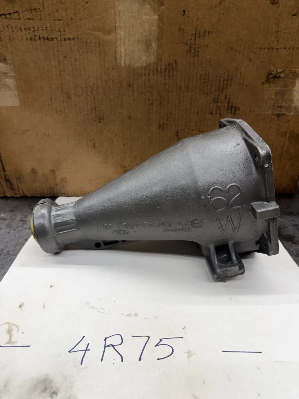 4R70W 4R75W Extension Housing Tail 2WD 10.5" RF-F3LP-7A040-AA 2004-2008