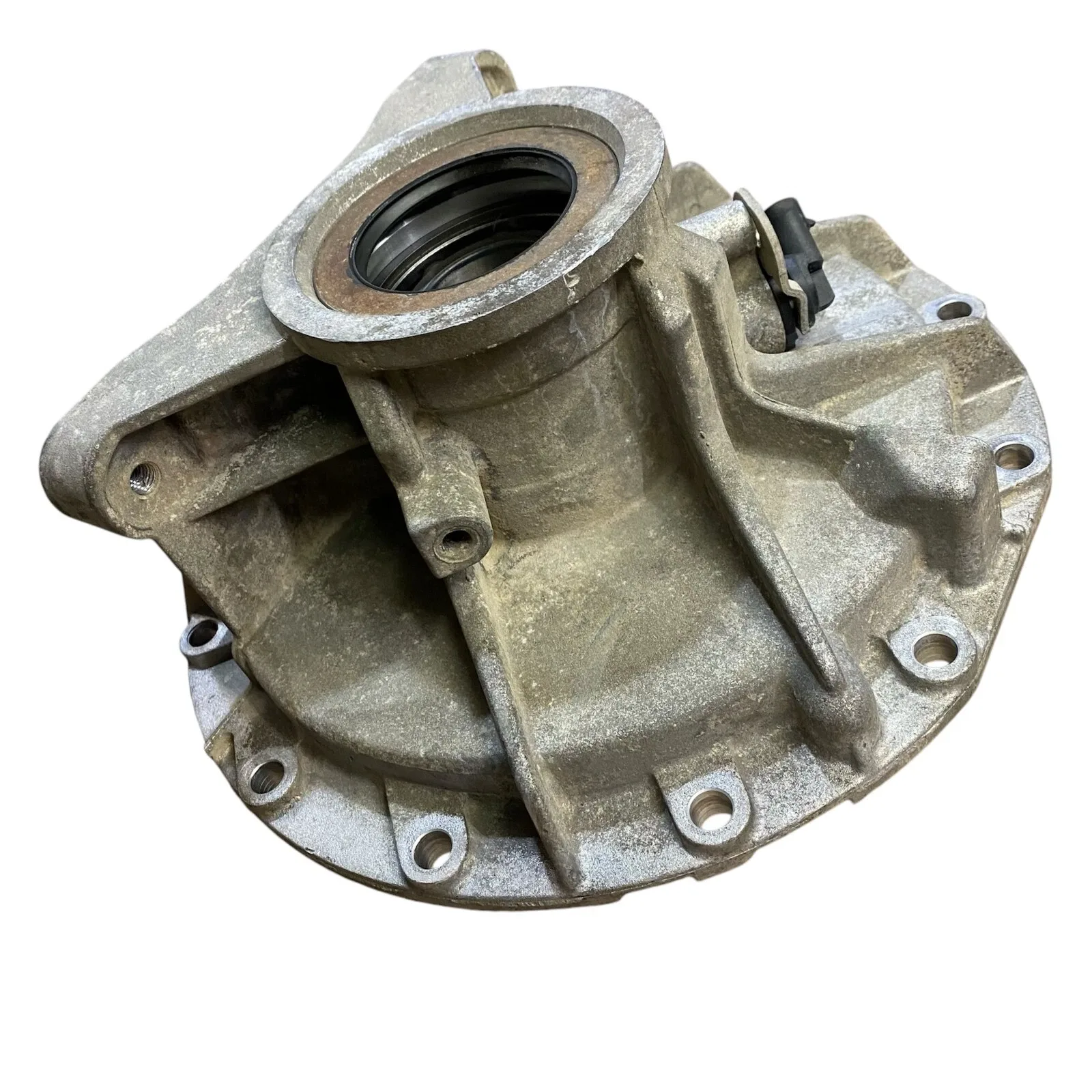 Allison 2400 Tail Housing Casting # 29536309 OEM USED image 3