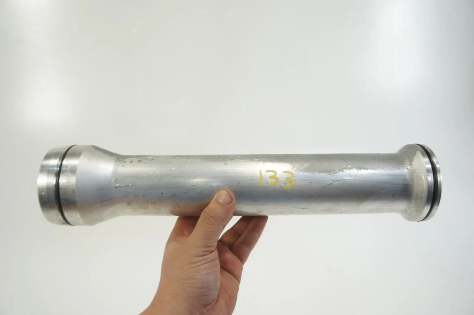 03-2012 Bentley Flying Spur Automatic Transmission Gear Box Shaft Tube Housing image 2