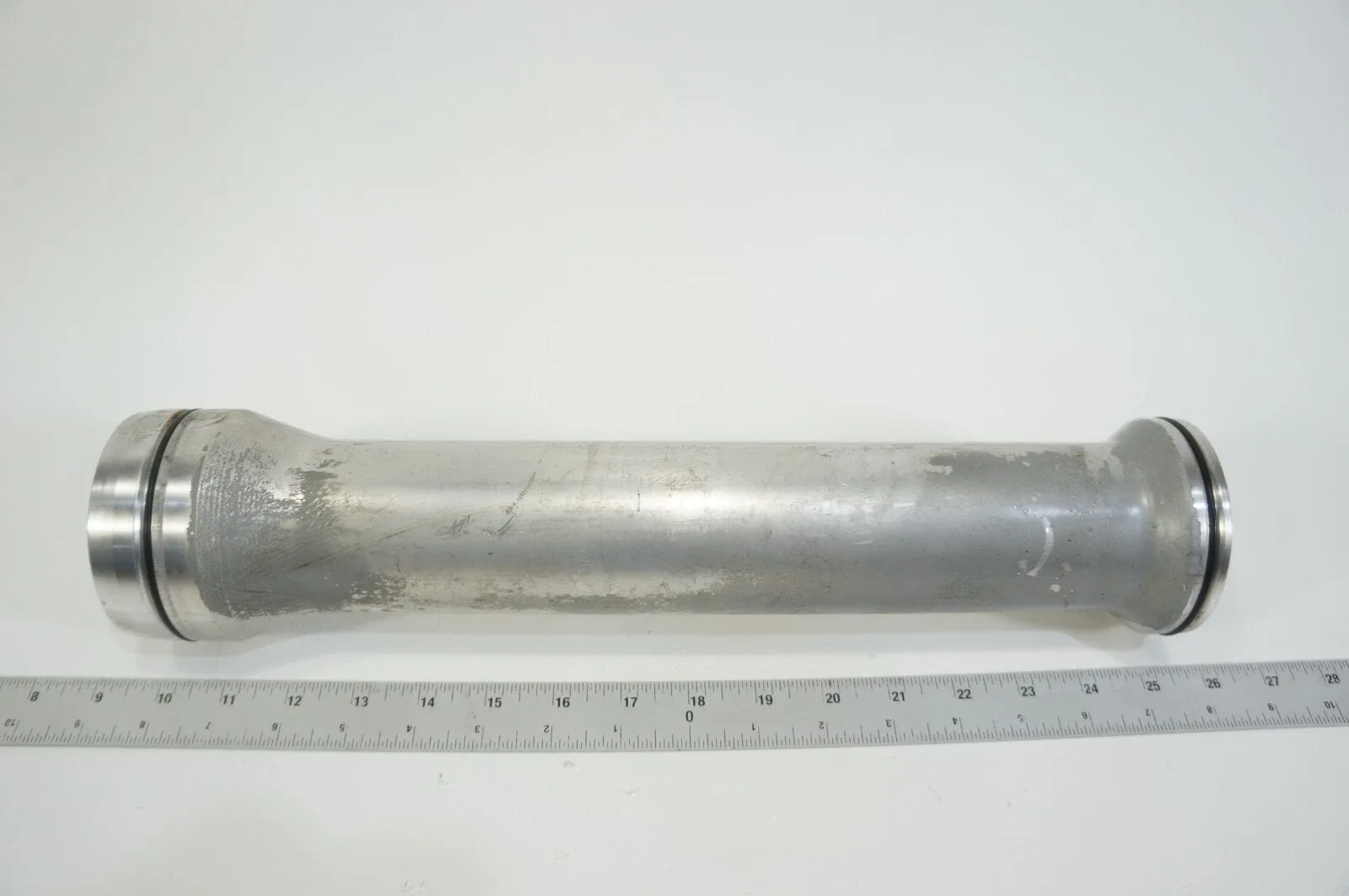 03-2012 Bentley Flying Spur Automatic Transmission Gear Box Shaft Tube Housing image 4