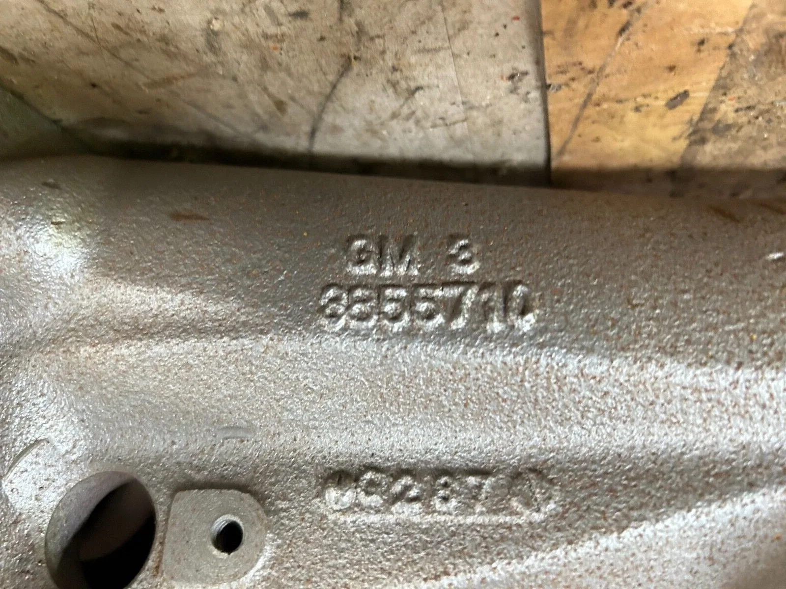 R6 - TRANSMISSION EXTENSION TAIL HOUSING 8855710 image 3