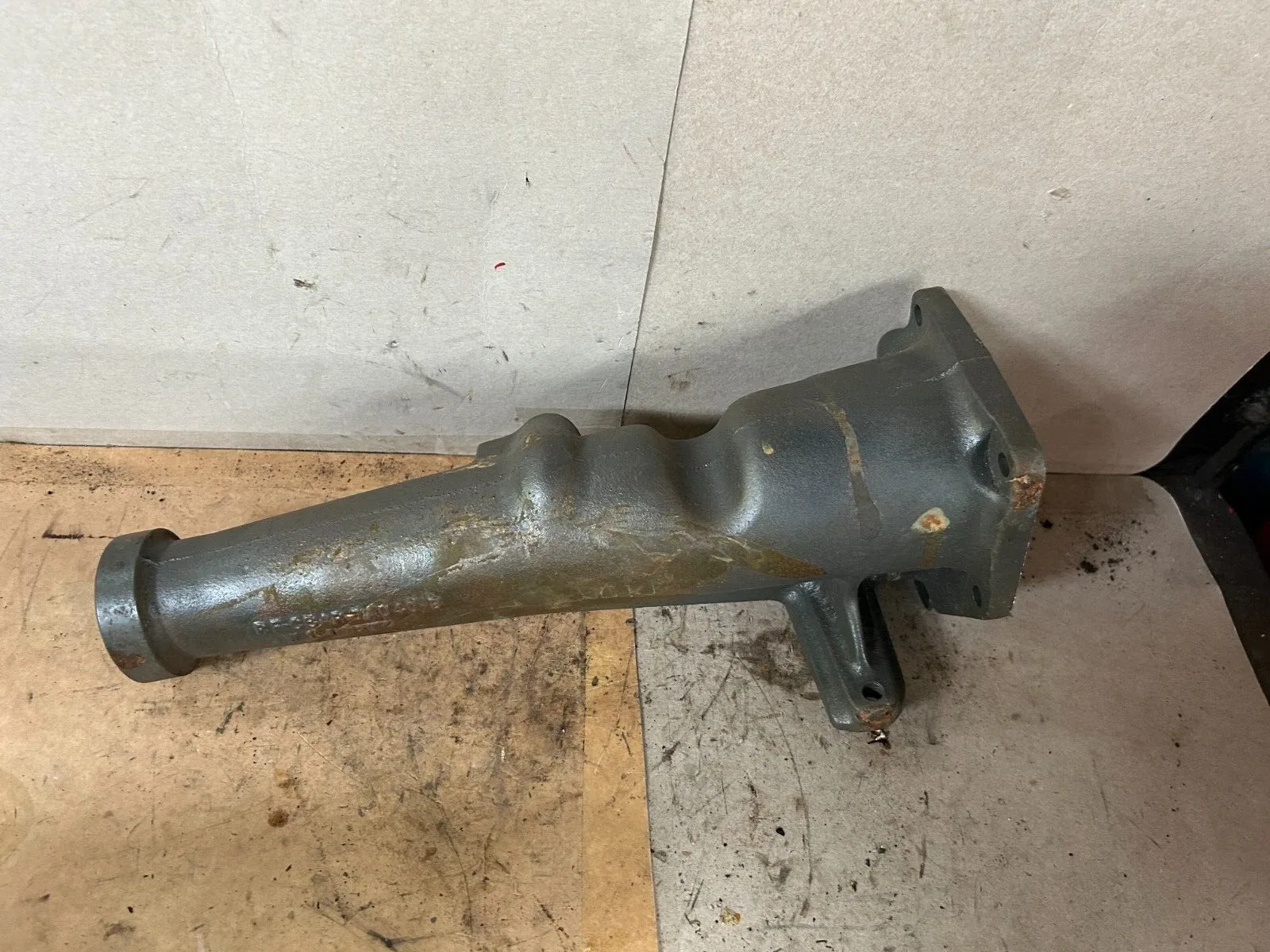 R8+ - TRANSMISSION EXTENSION TAIL HOUSING RF-C8AR-7A040-B image 2