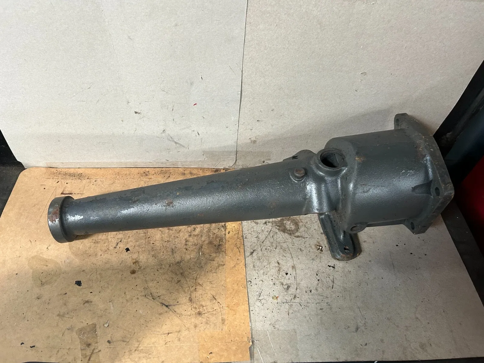 R13 - TRANSMISSION EXTENSION TAIL HOUSING R11-10