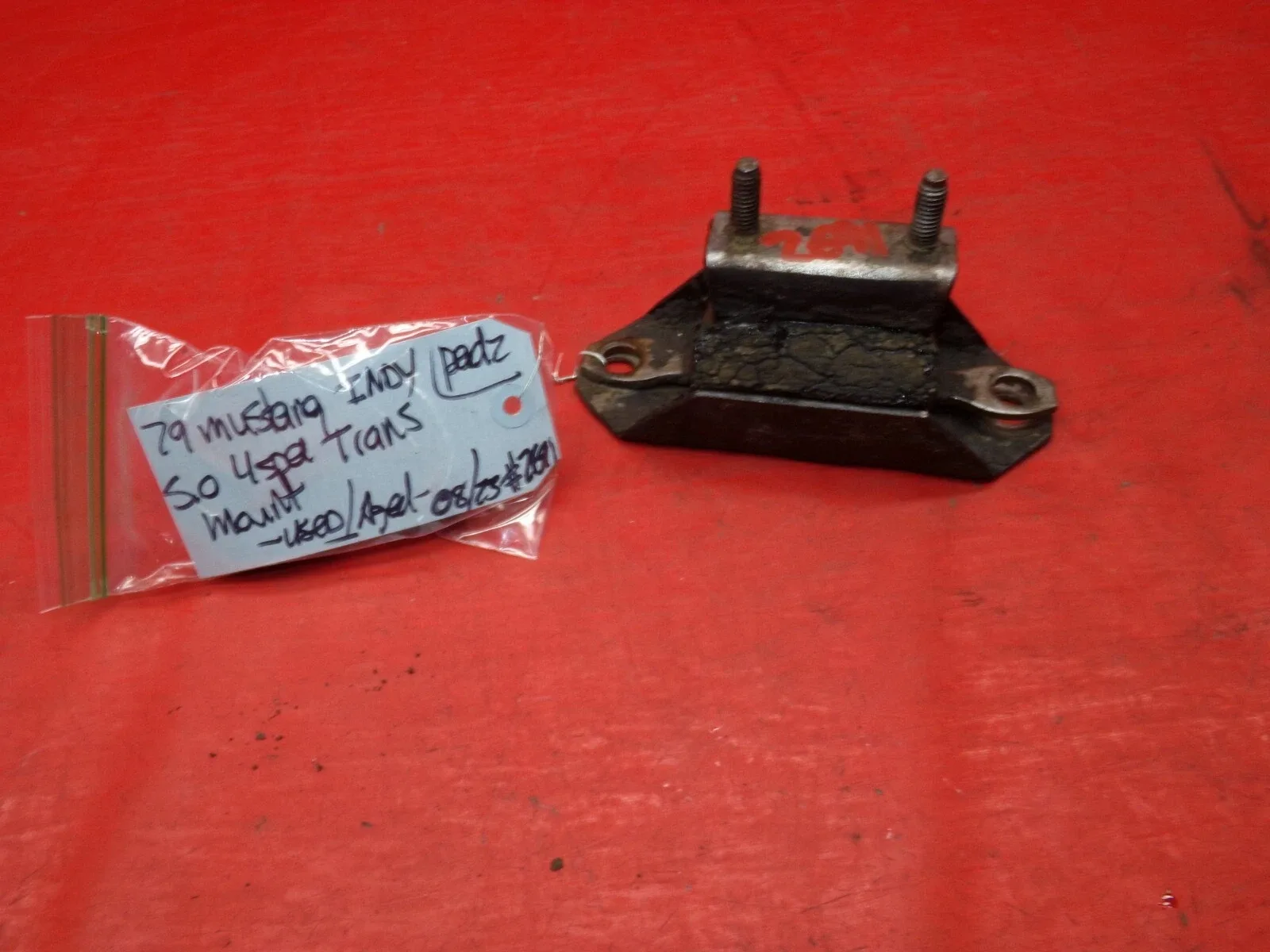 79-86 FORD MUSTANG 5.0 V8 302 TRANSMISSION TAIL HOUSING REAR MOUNT BRACKET OEM
