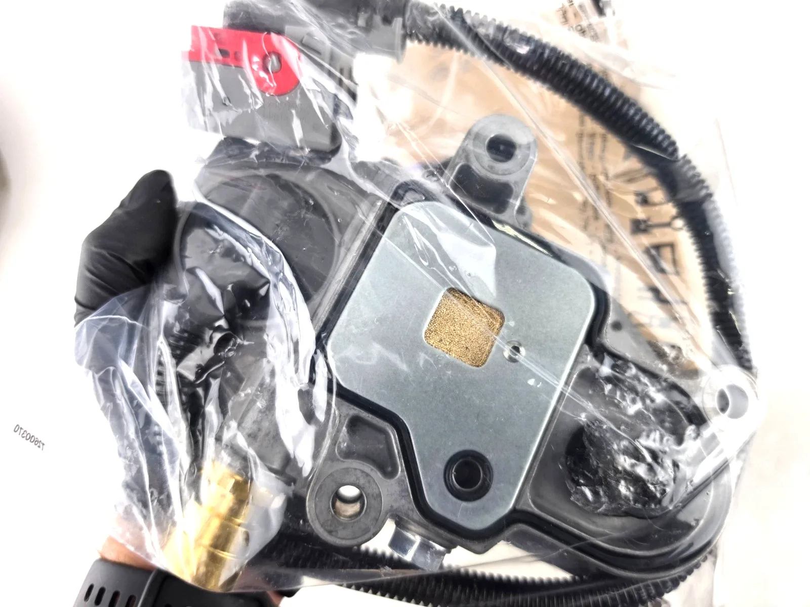 Genuine Volvo I-SHIFT Clutch Solenoid Valve 24930564 22439692 image 3