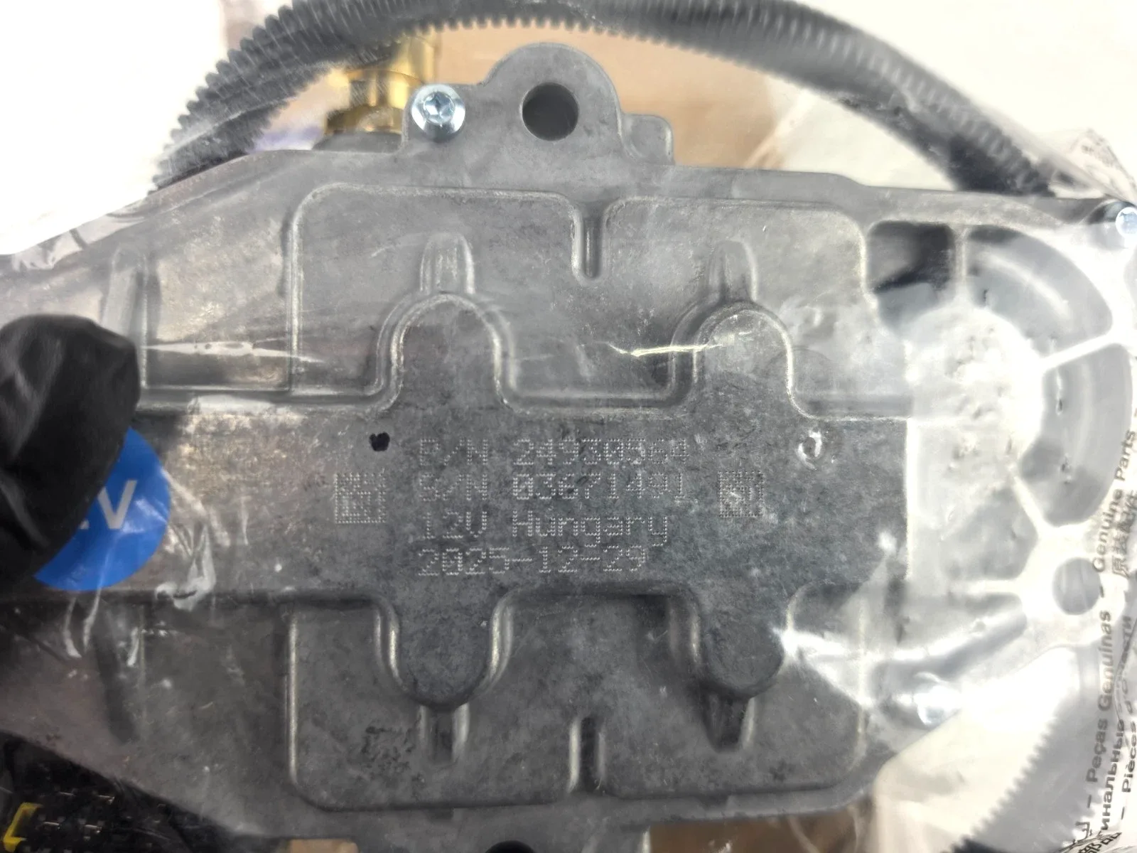 Genuine Volvo I-SHIFT Clutch Solenoid Valve 24930564 22439692 image 4