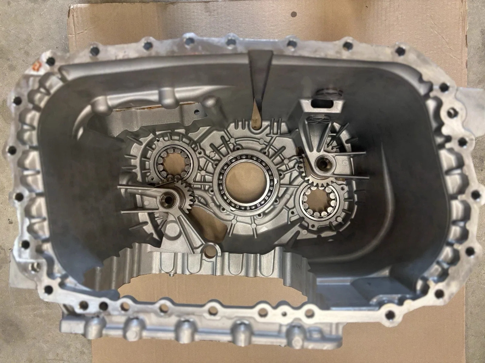 Eaton Endurant HD Case Pin Lock Bearings ***See Description*** image 2