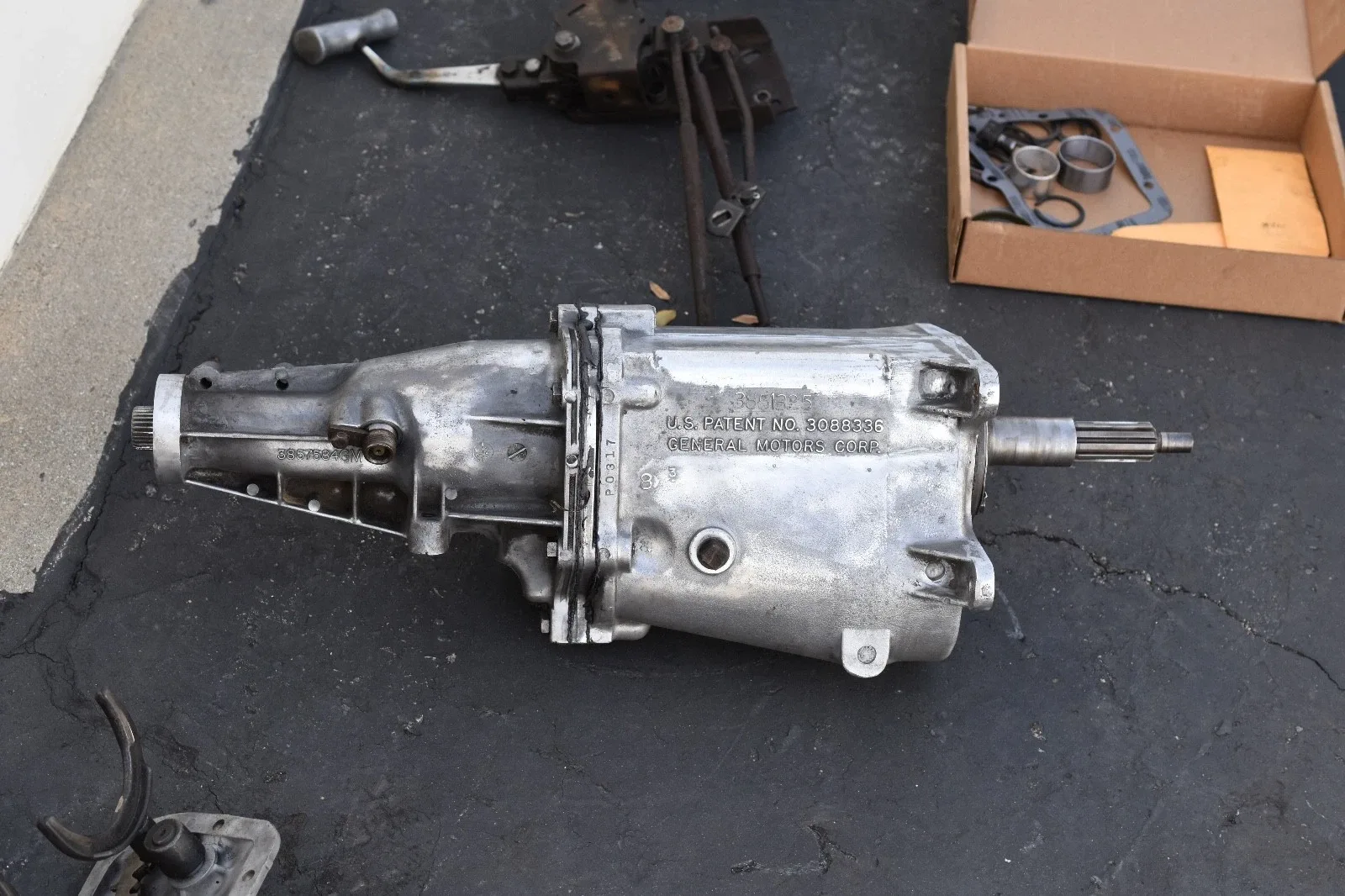 Muncie m20 transmission with bell housing and shifter image 4
