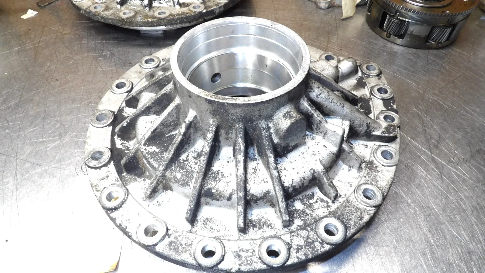 Allison  B300 & 3000   Automatic Trans  "  Output Housing-C5 Clutch "  Very Good image 2