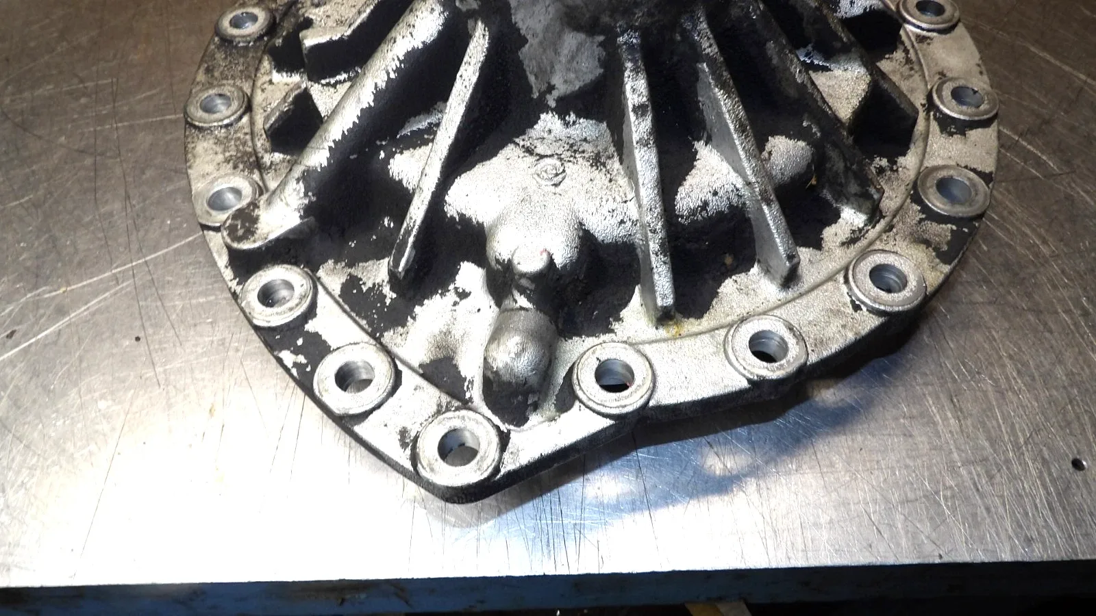 Allison  B300 & 3000   Automatic Trans  "  Output Housing-C5 Clutch "  Very Good image 4