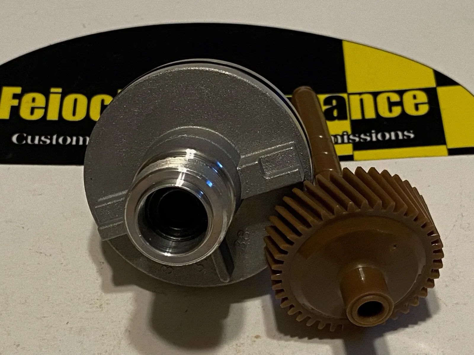 TH350  39 Tooth Speedometer Driven Gear & Matching Speedometer Gear Housing