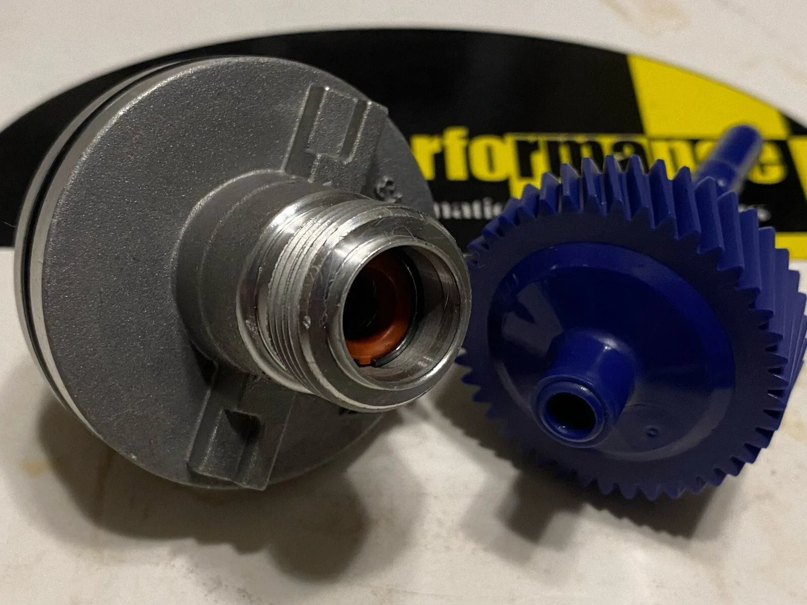 TH350  43 Tooth Speedometer Driven Gear & Matching Speedometer Gear Housing