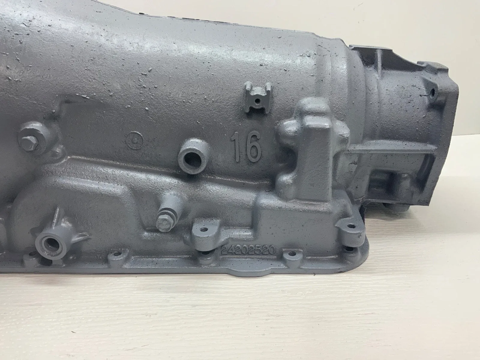 GM 4L60E AUTOMATIC TRANSMISSION M30 EMPTY MAIN CASE K TYPE 24202520 CHEVROLET image 3
