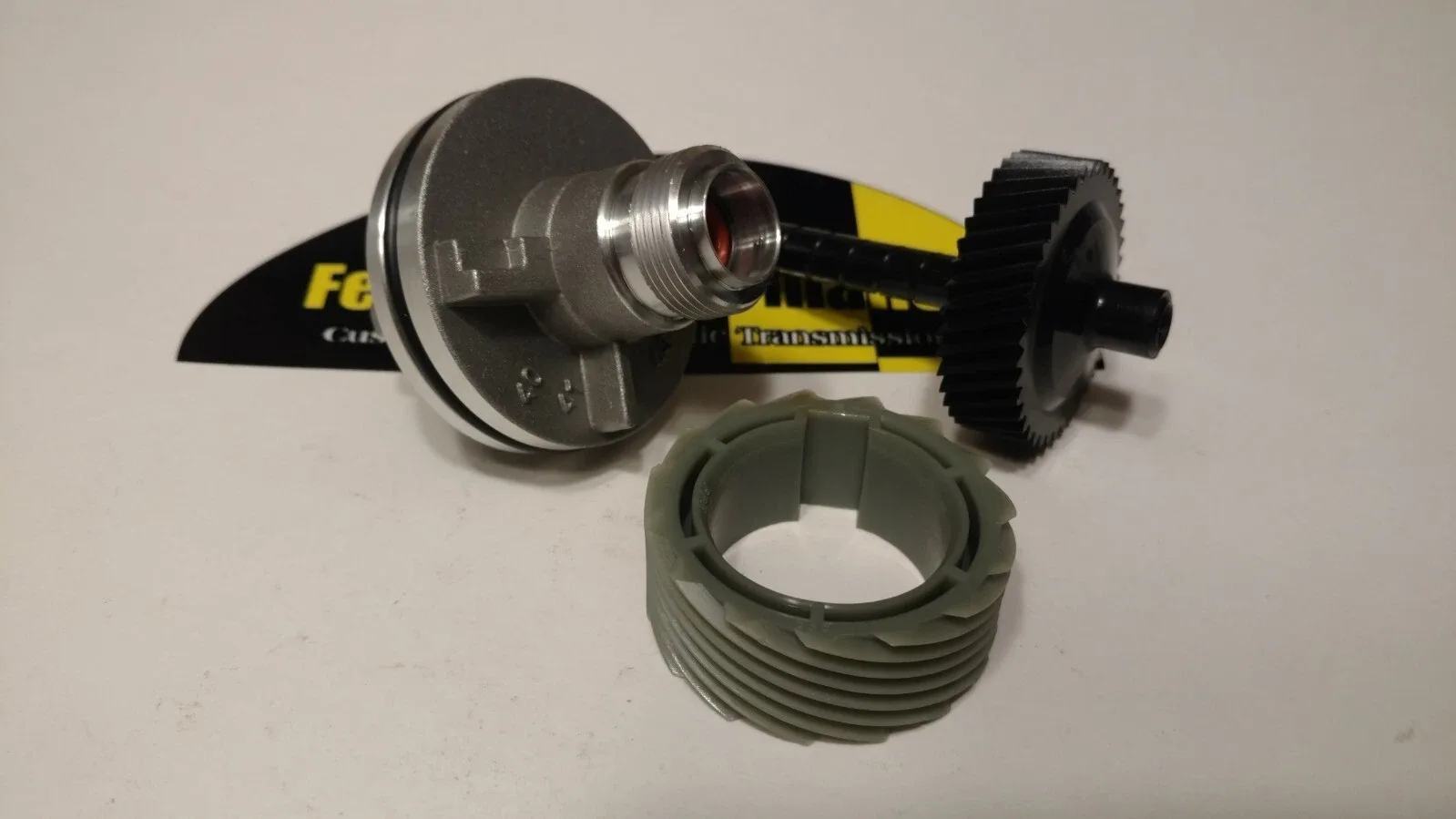 700R4  40 Tooth Driven Gear & 15 Tooth Drive Gear & Matching Speedometer Housing
