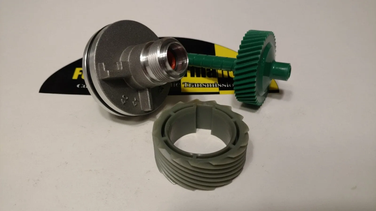 700R4  42 Tooth Driven Gear & 15 Tooth Drive Gear & Matching Speedometer Housing