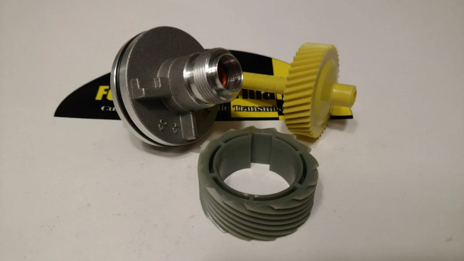 700R4  41 Tooth Driven Gear & 15 Tooth Drive Gear & Matching Speedometer Housing