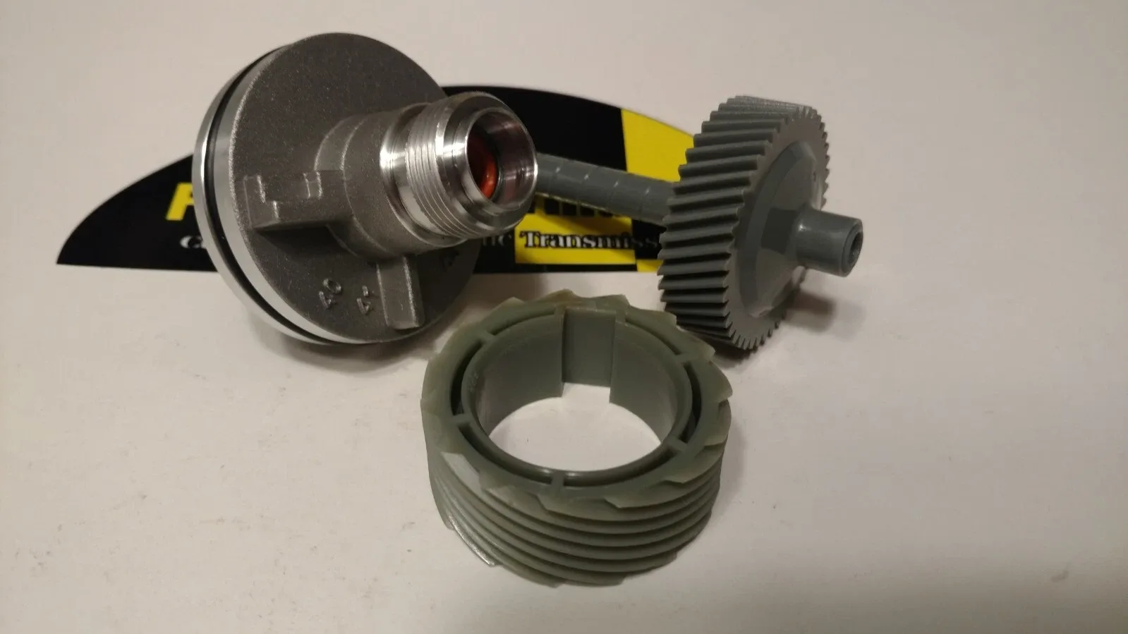 700R4  44 Tooth Driven Gear & 15 Tooth Drive Gear & Matching Speedometer Housing